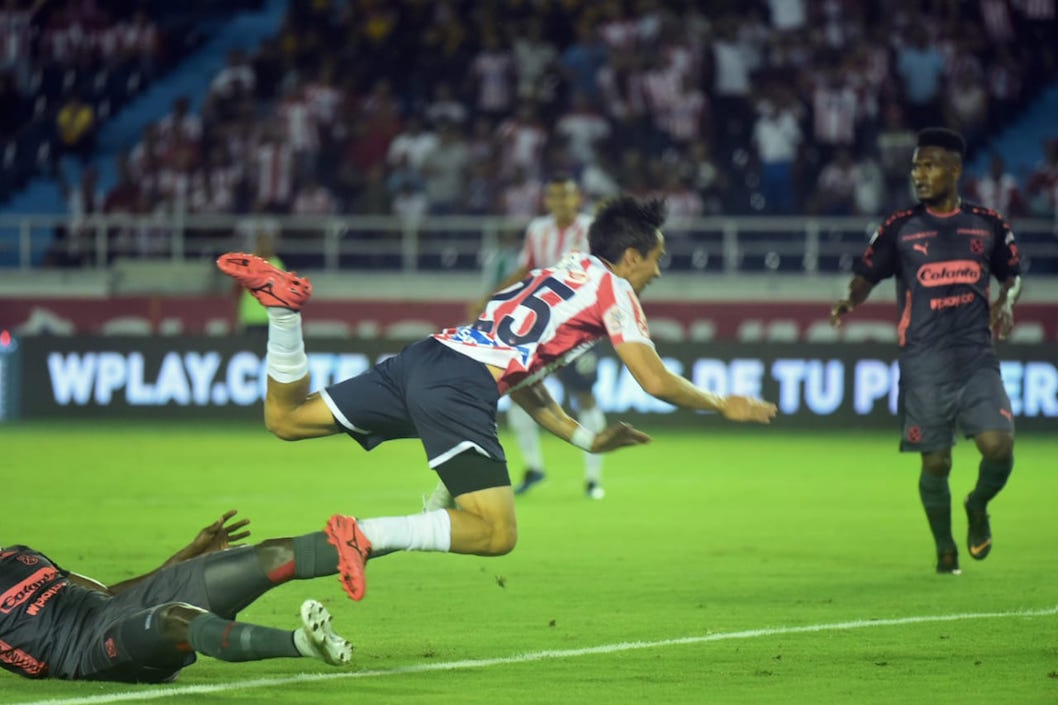 Falta cometida a Fabián Sambueza.