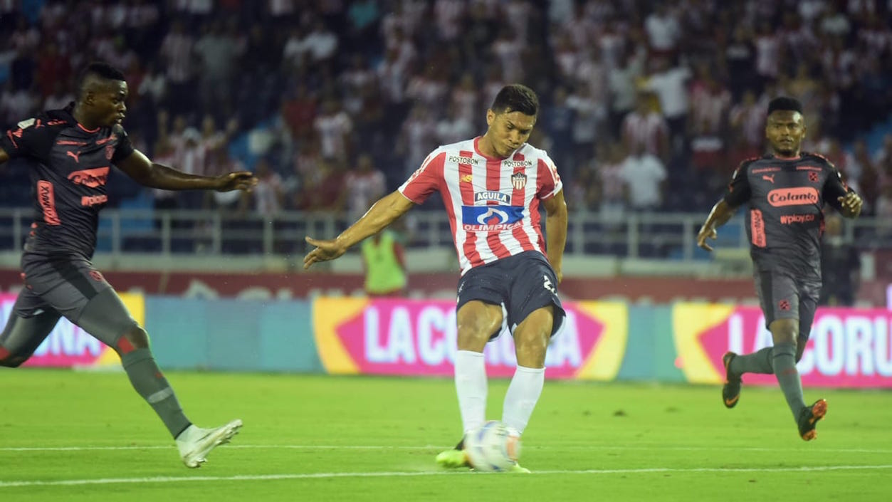 Teófilo Gutiérrez en otro ataque local.