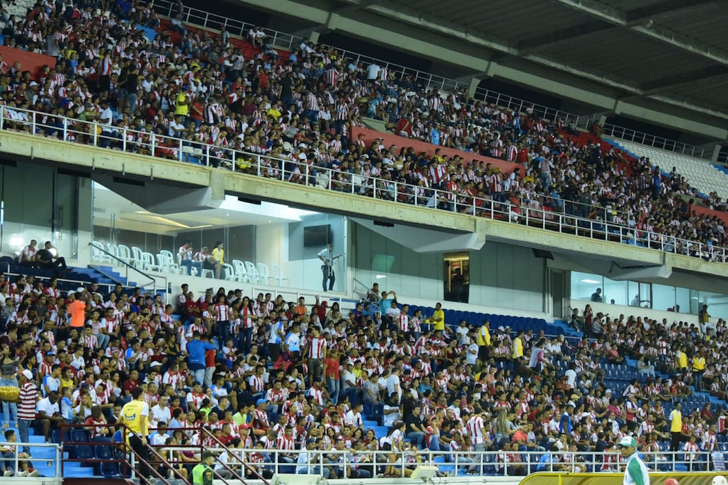 Público en el Metropolitano.