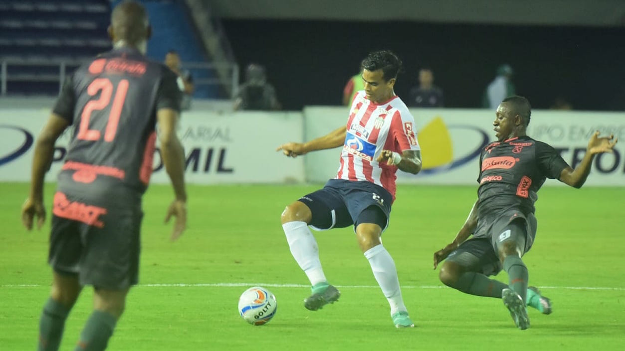 Jefferson Gómez regresando a la nómina titular.