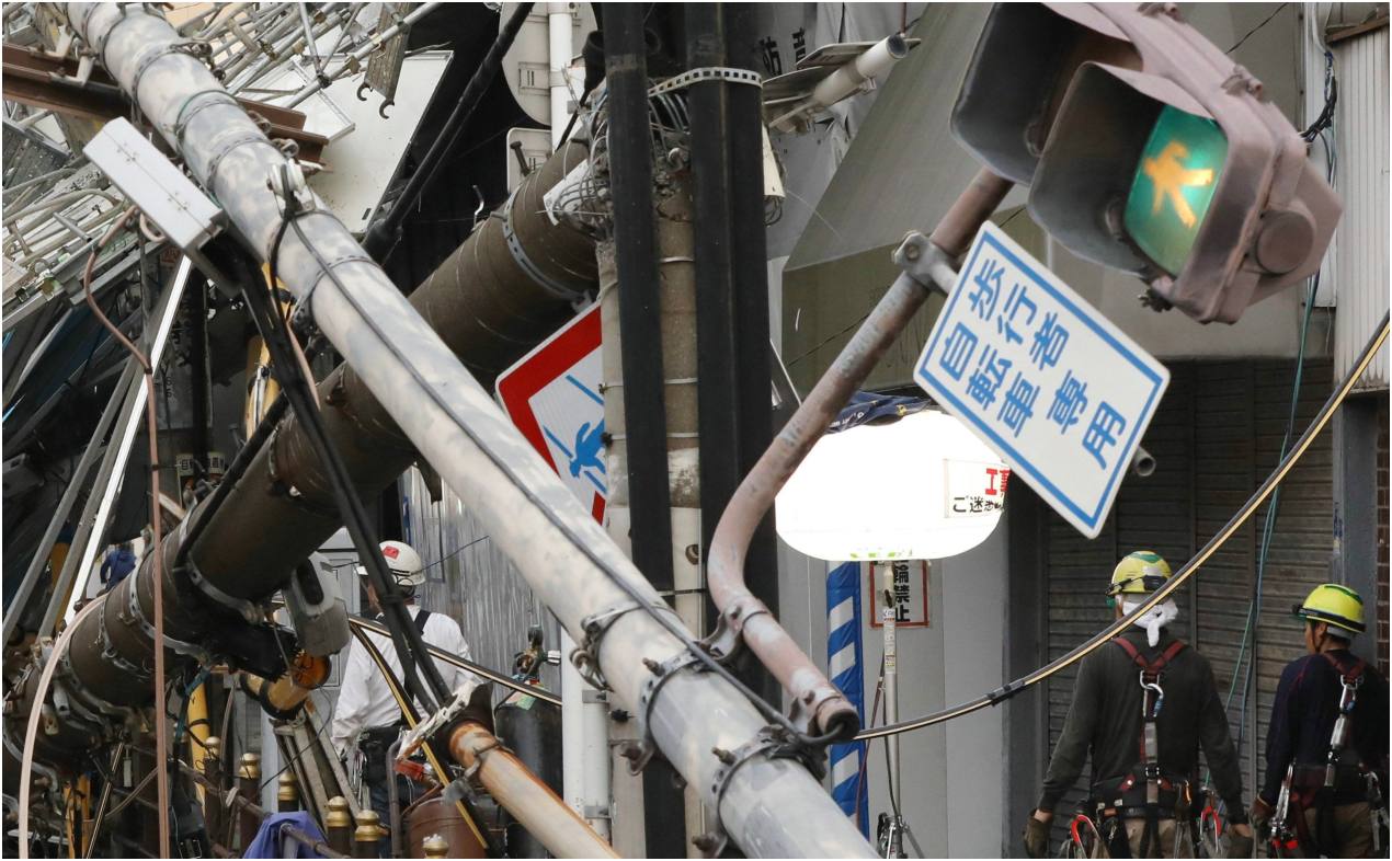 Los vientos dejaron en peligro la infraestructura eléctrica.
