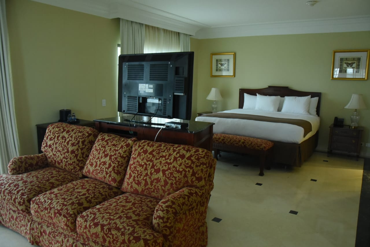 Cuarto principal de la suite presidencial de la torre ejecutiva. 