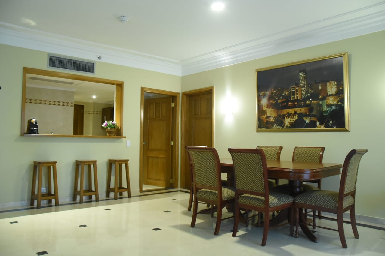 Una de las salas de la suite presidencial de la torre ejecutiva del Hotel El Prado. 