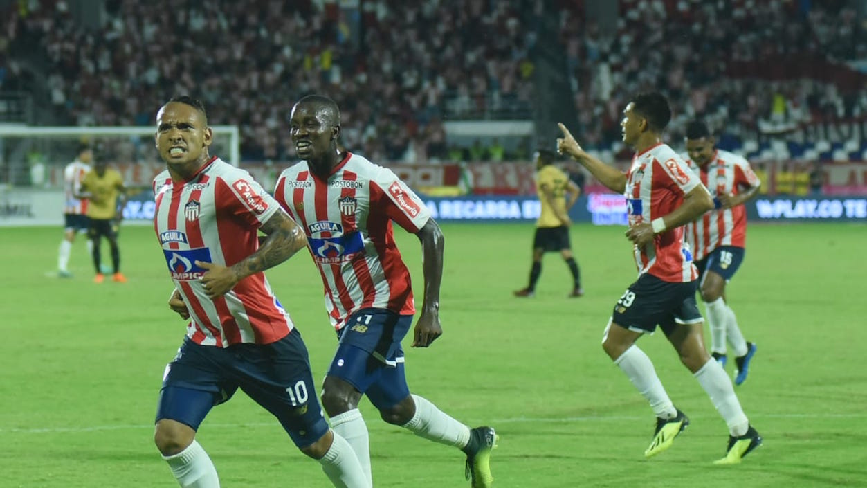 Jarlan Barrera festeja el primer gol de la noche.