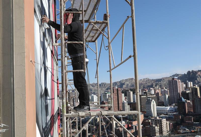 En el encuentro participaron muralistas "de academia" y también los que practican arte urbano o callejero.