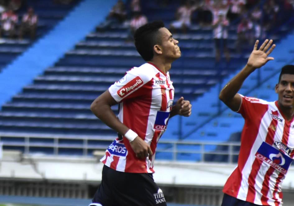 Luis Díaz celebrando el tercer gol.