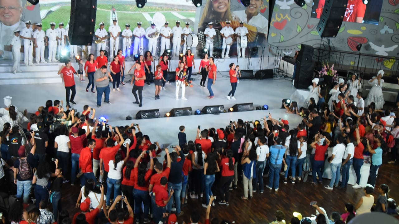 Show central homenaje a Víctor Tamayo.