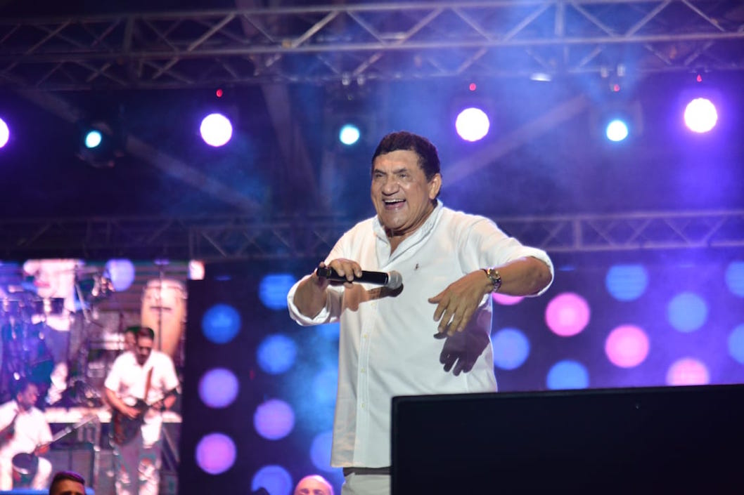 Poncho Zuleta deleitando al público.