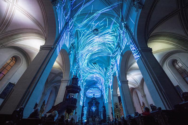 Las luces se toman por varias semanas las iglesias de la ciudad de Lucerna, Suiza.