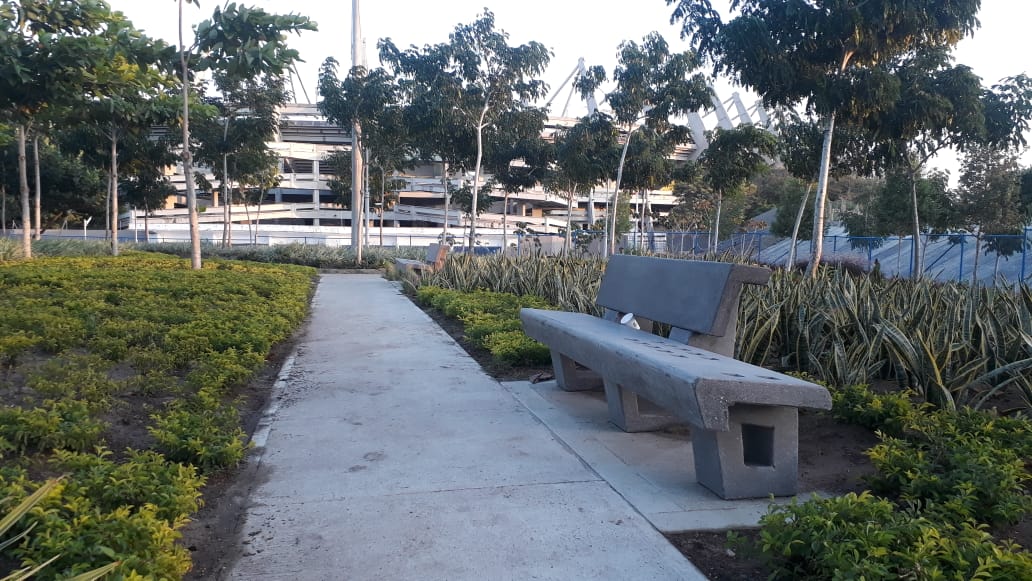 Las obras cuentan con zonas verdes para descansar.