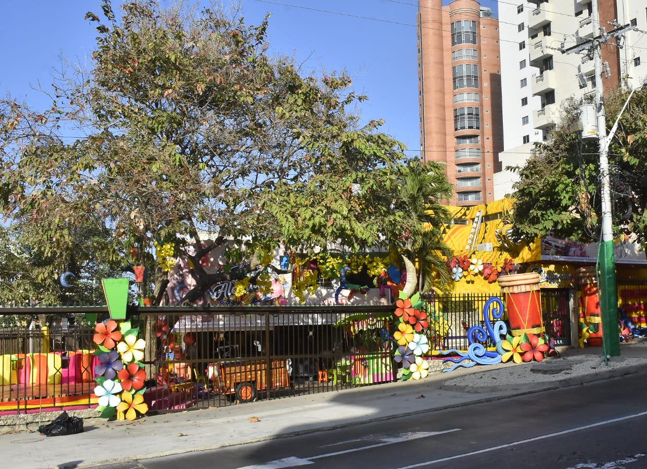 Fachada del Palacio Real de la Reina del Carnaval.