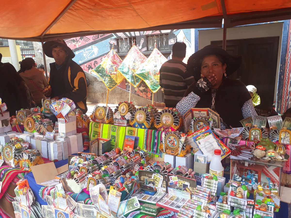 Puestos de ventas de Ekekos en Bolivia.