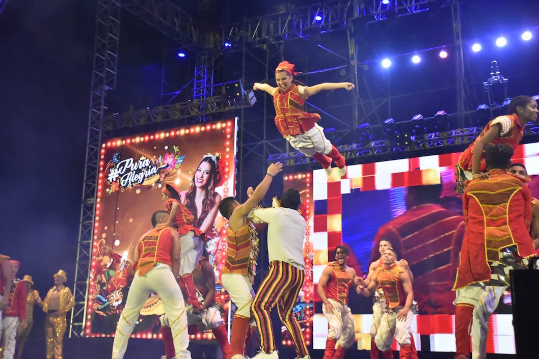 Acrobacias dentro del espectáculo artístico.