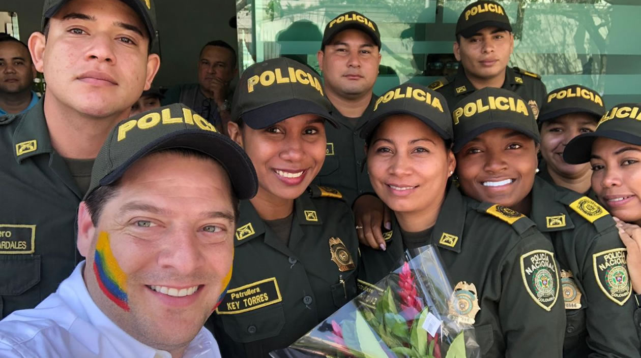 Cortesía Senador Mauricio Gómez Amín se unió a la marcha en Barranquilla por los héroes caídos en el atentado