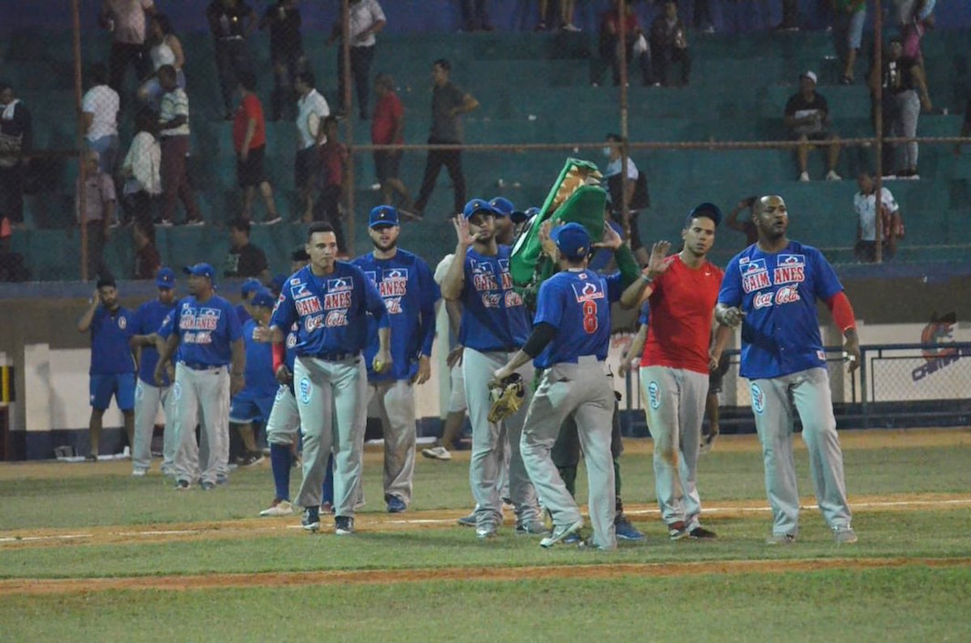 Caimanes ganaron la serie final a Toros de Sincelejo.