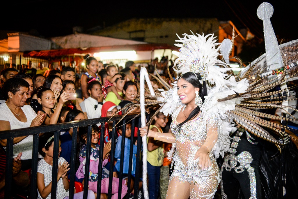 La Reina del Carnaval de Soledad, Paula Luna, en el desfile del Ceremonial de la Muerte.