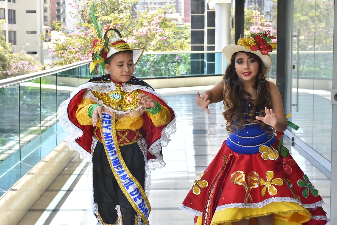 Luis Sebastián Silvera y María Isabel Suárez Reyes Infantiles del Carnaval de Baranoa.