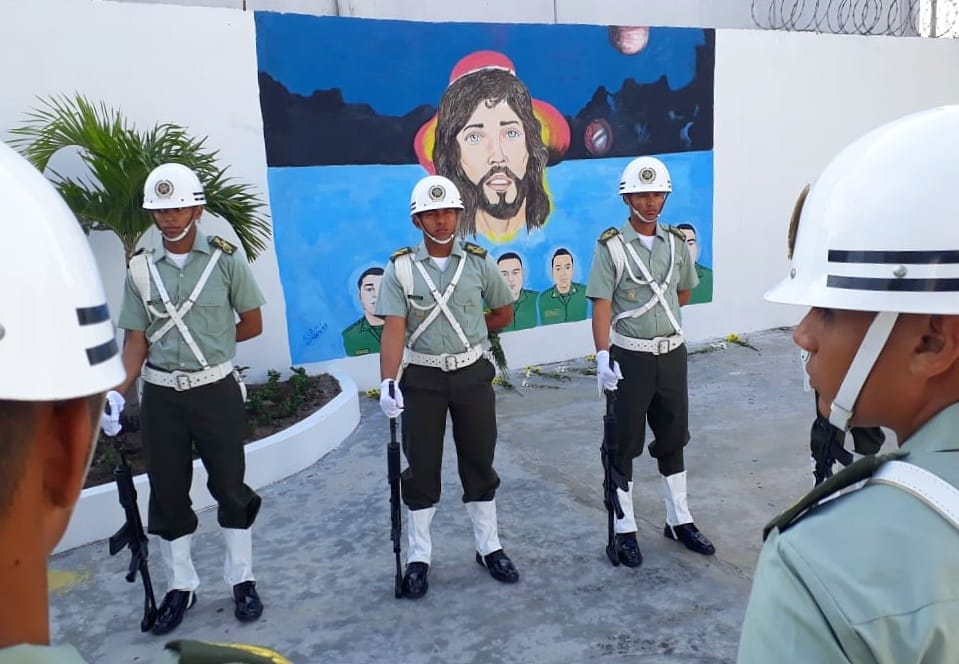Los uniformados tuvieron gestos de grandeza con sus compañeros fallecidos.