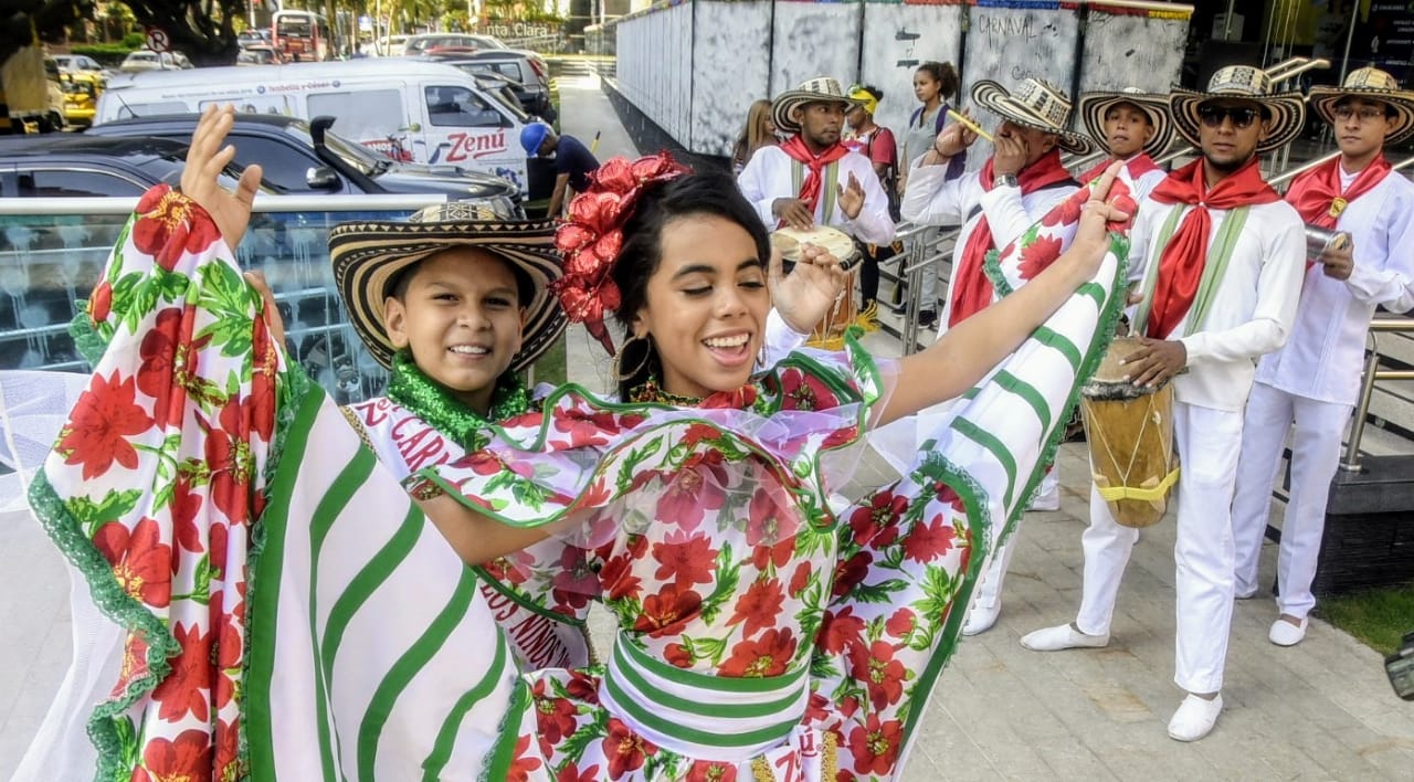 Isabella Sofía Chacón Ruiz y César Andrés De la Hoz Padilla,Reyes del Carnaval de los Niños 2019.