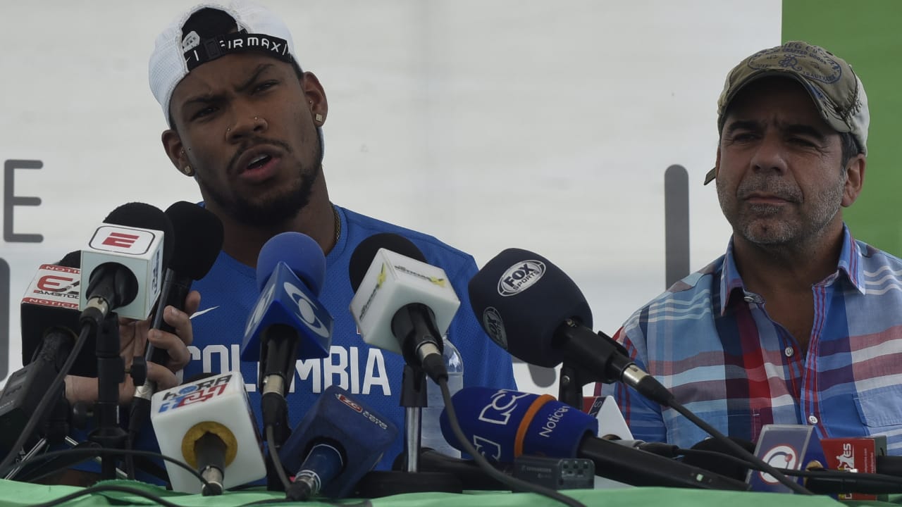 El subcampeón mundial de atletismo Anthony Zambrano y el Alcalde Char.