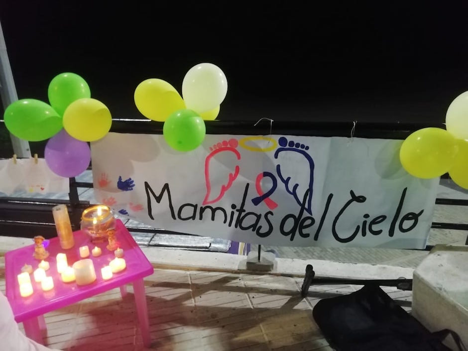 Un pequeño altar para recordar a los niños.