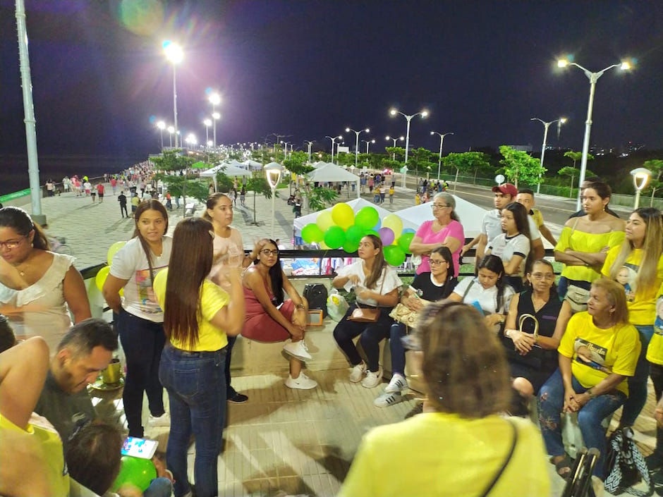 El grupo reunido en el Gran Malecón.