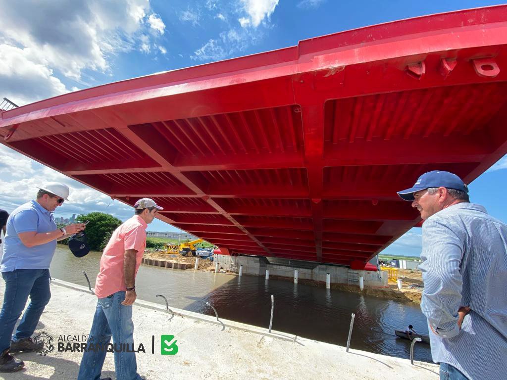 Alejandro Char visitando las obras.