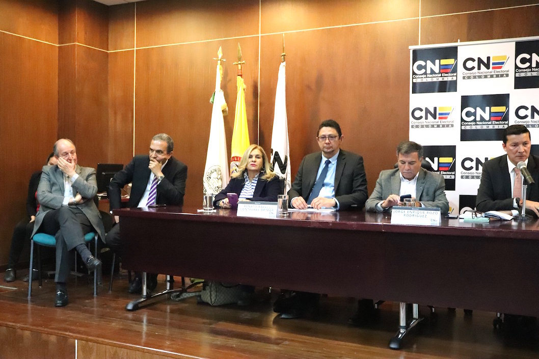 Audiencia del CNE para tomar la decisión.