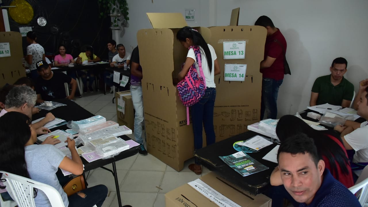 En estos salones pequeños se desarrollaron los comicios.