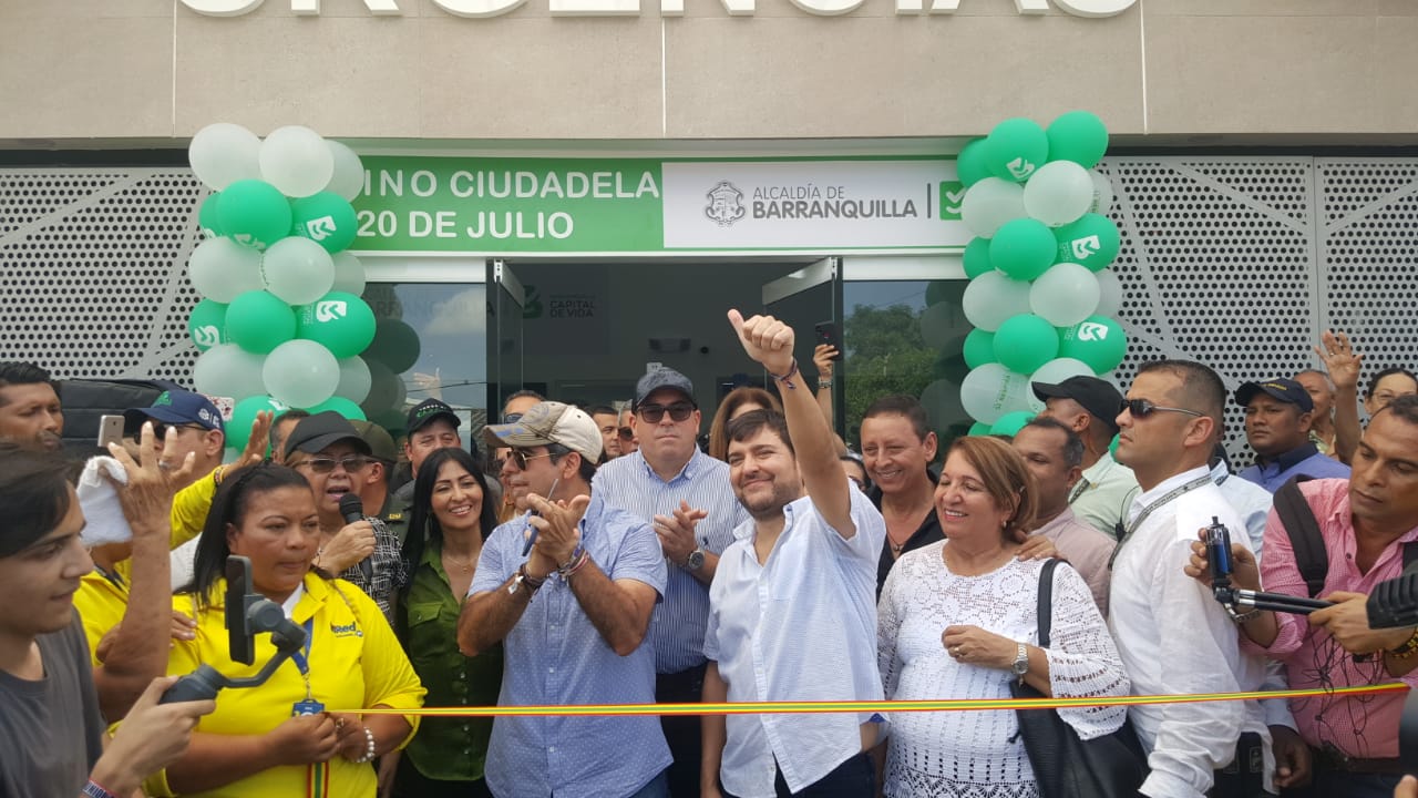 El Alcalde Alejandro Char y el mandatario electo, Jaime Pumarejo.