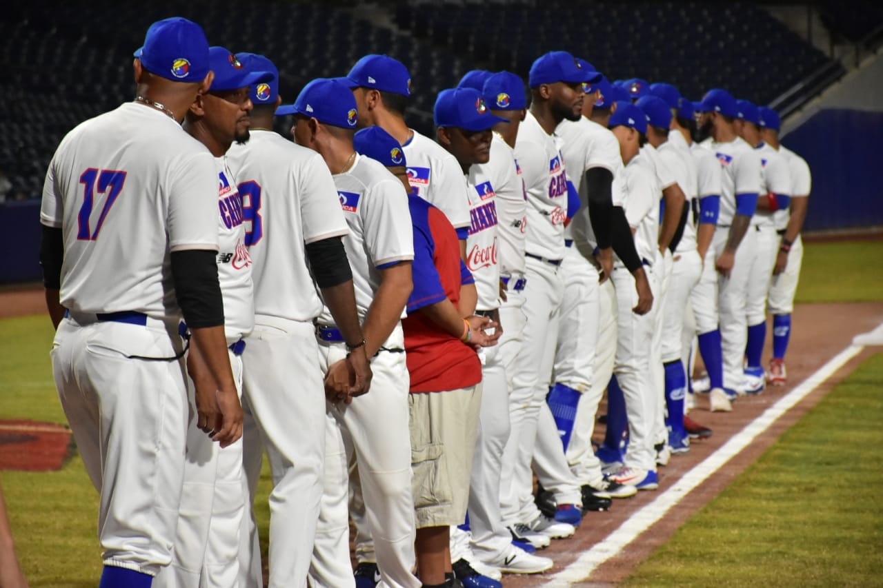 Los Caimanes en los actos iniciales.