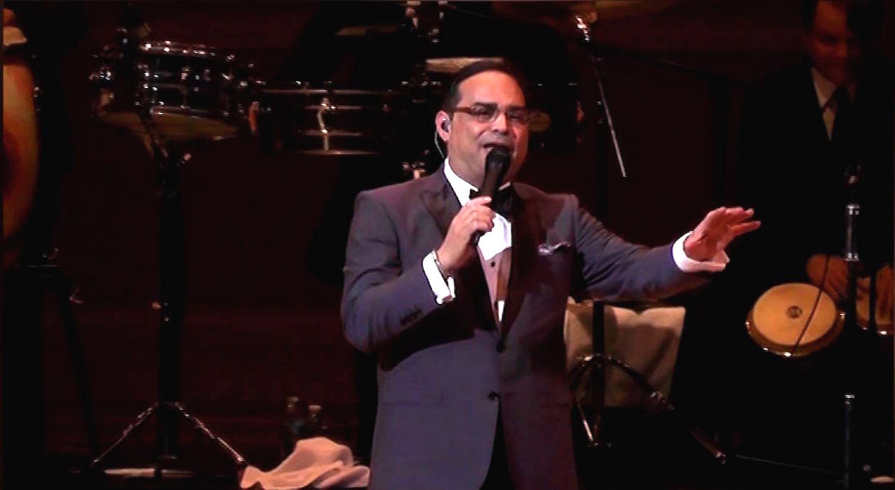 Gilberto Santa Rosa, criticado por Ralph Cartagena.