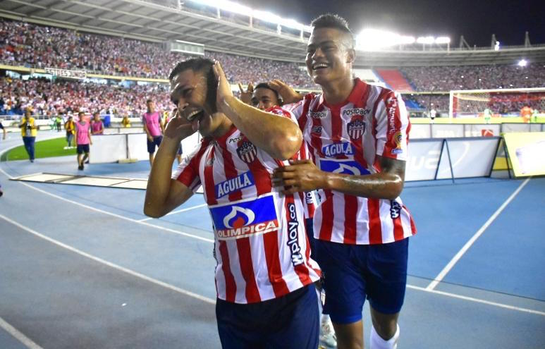 El ídolo de 'La Chinita' festejando el segundo gol.