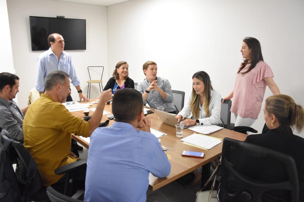 En el encuentro se revisan los detalles del máximo evento.