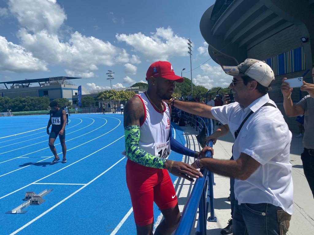 El atleta Anthony Zambrano y el alcalde Alejandro Char