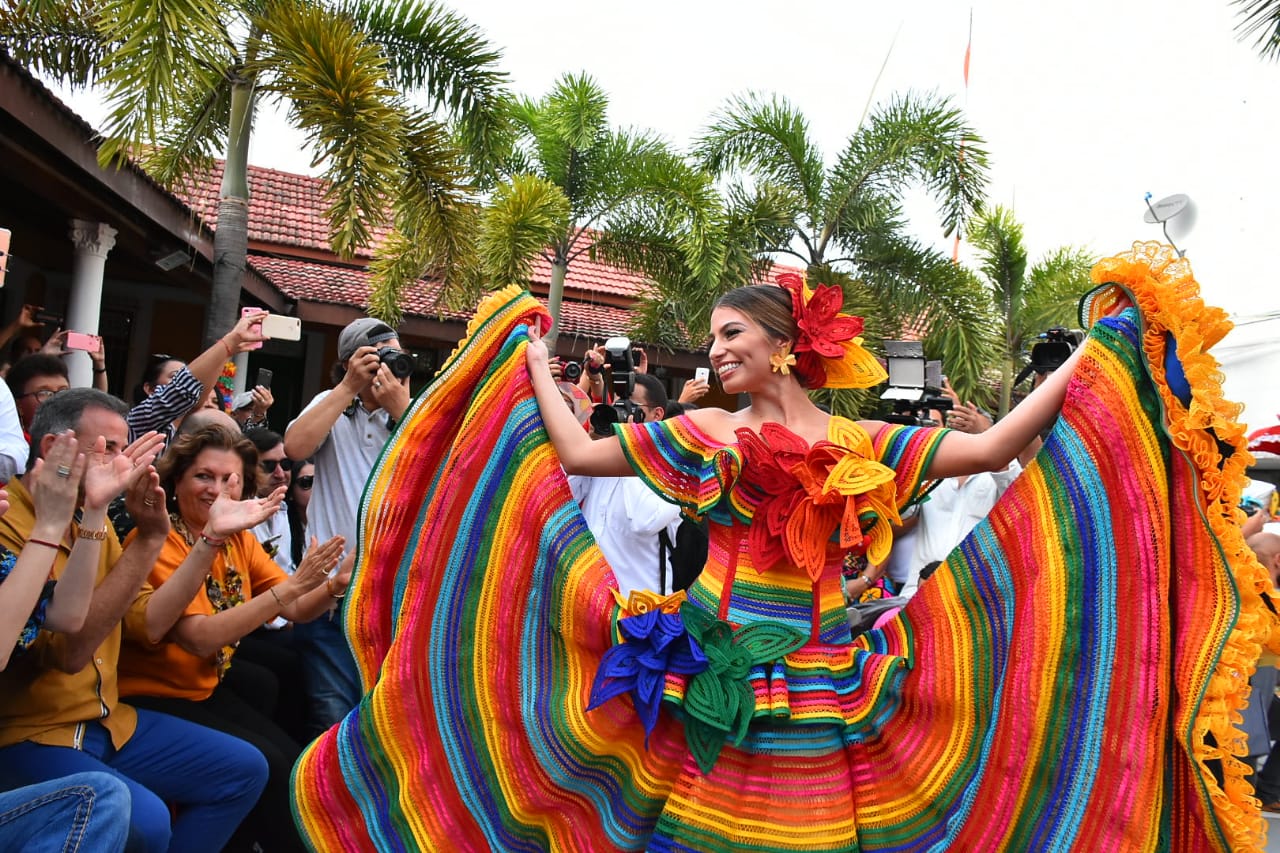 La Reina Isabella Chams.