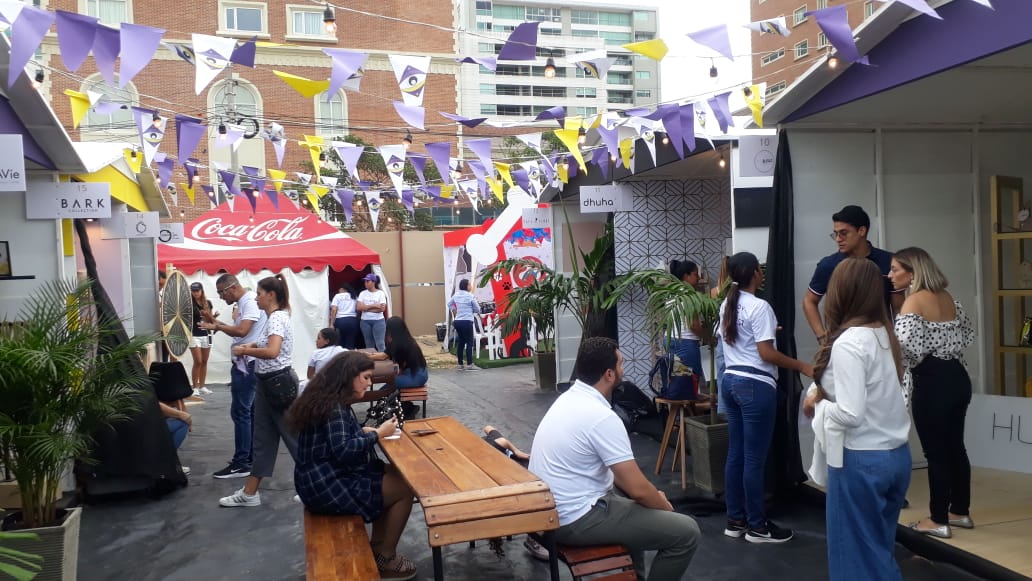 Emprendedores de 90 más de marcas locales y nacionales hacen parte del evento.