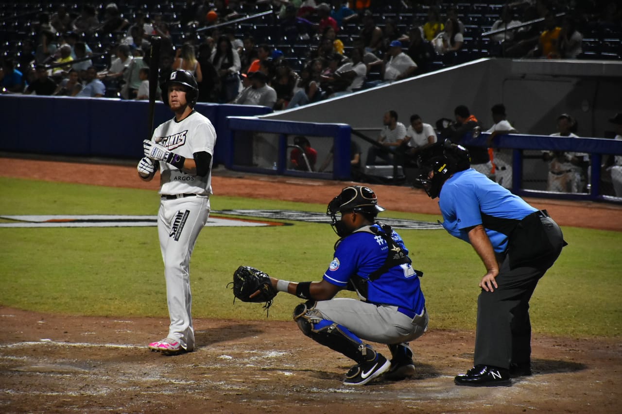 Erick Salcedo fue el más destacado a la ofensiva por Gigantes.