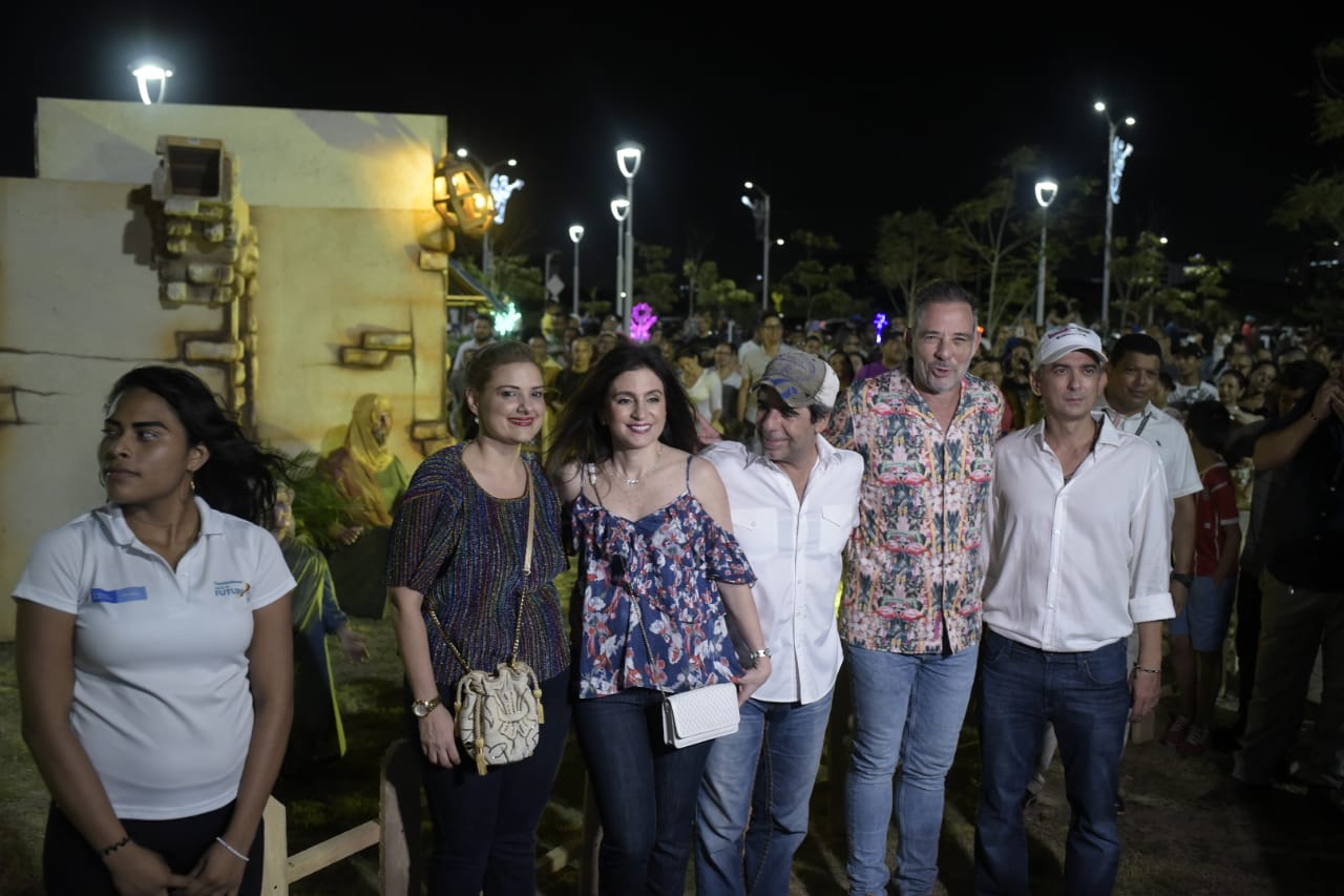 El Alcalde Alejandro Char encabezando el acto.