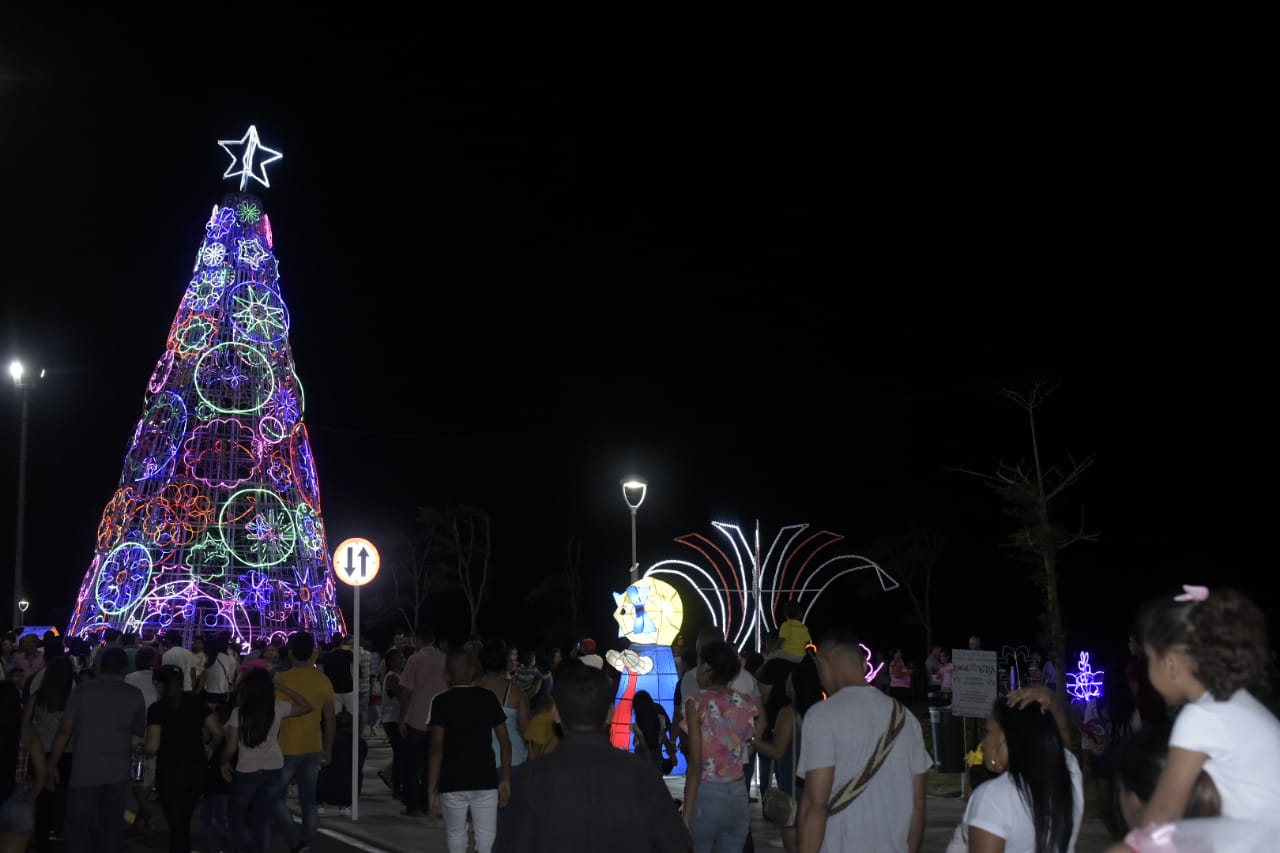 Barranquilleros presentes en el encendido del alumbrado navideño.