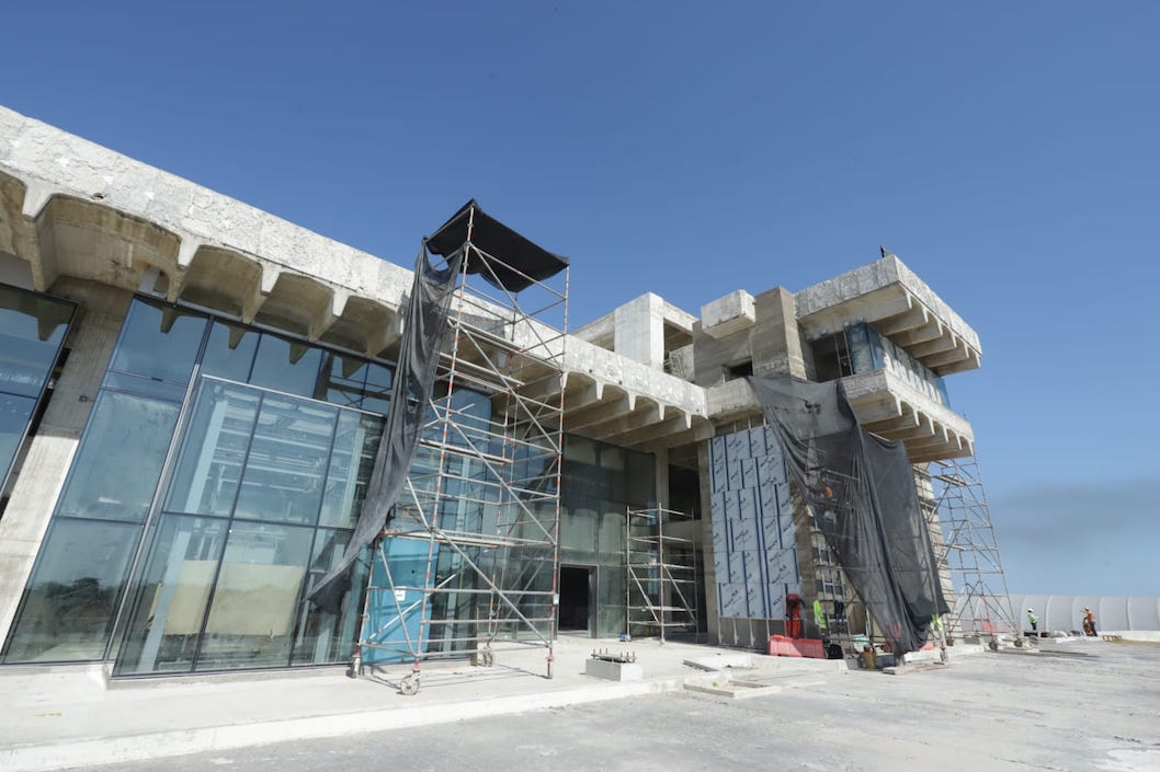 Obras en el aeropuerto Ernesto Cortissoz.