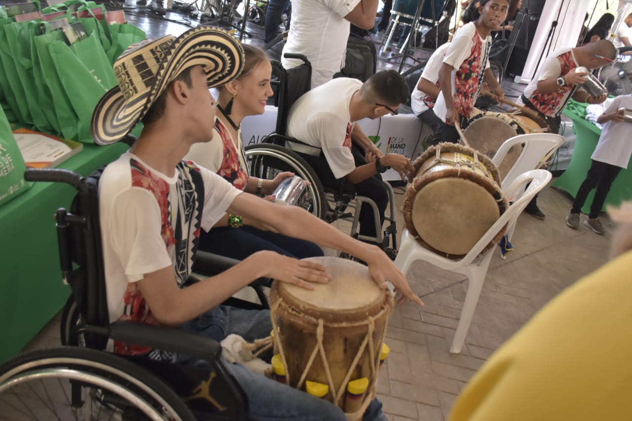 El evento para los "superpapás" estuvo lleno de música.