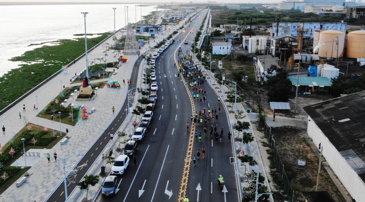 Aspecto del Malecón con el simulacro de la carrera.