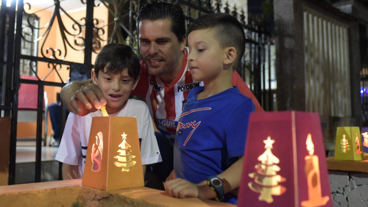 Los niños 'madrugándole' a Las Velitas.