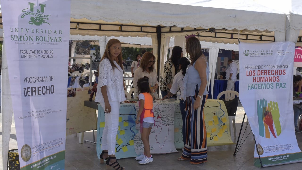 La abogada Gladys Ruiz de la Universidad Simón Bolívar, una de las entidades participantes.