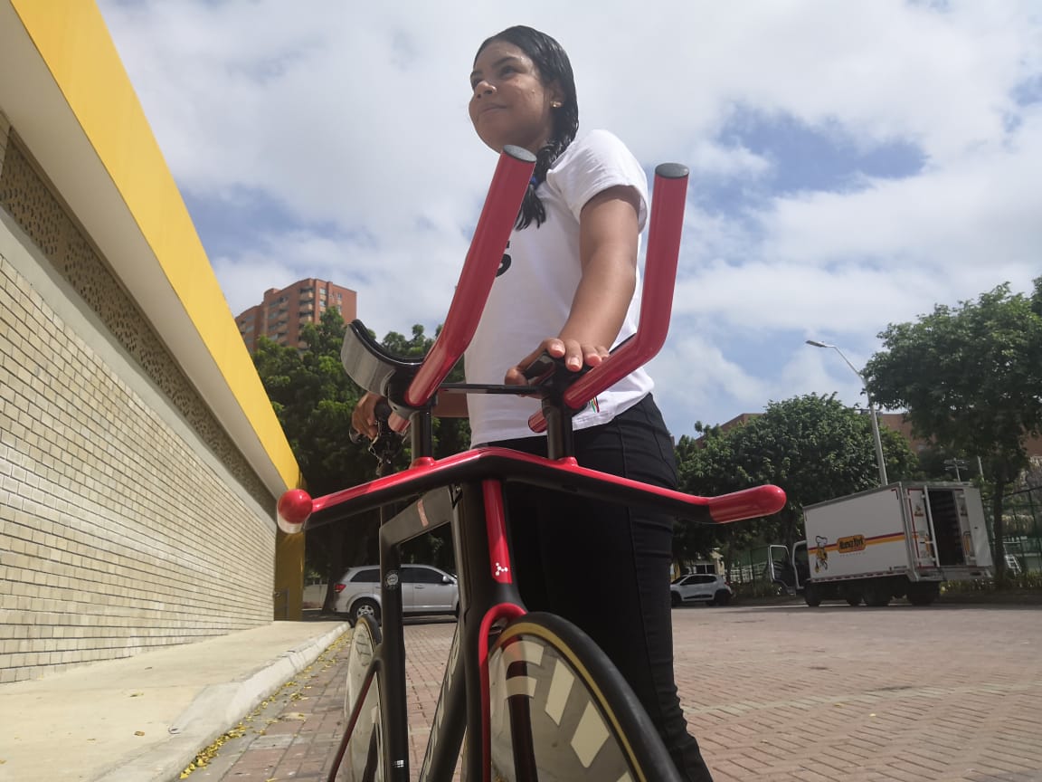 Fueron cincuenta días los que duró el proceso de importación de la bicicleta. 