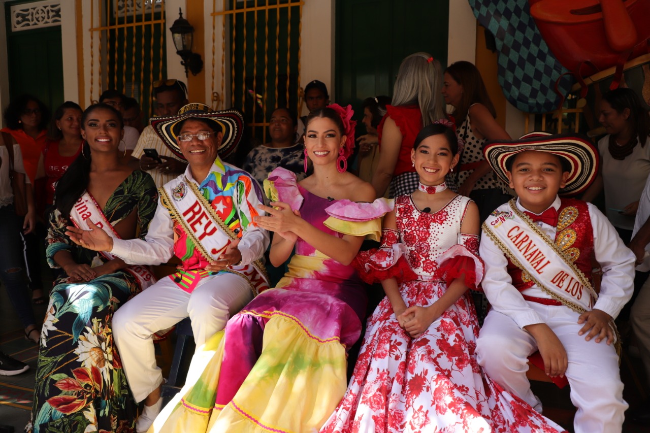 Carnaval de Barranquilla Corte real del Carnaval 2020 y Geraldine Quiroz (Reina Popular 2019).