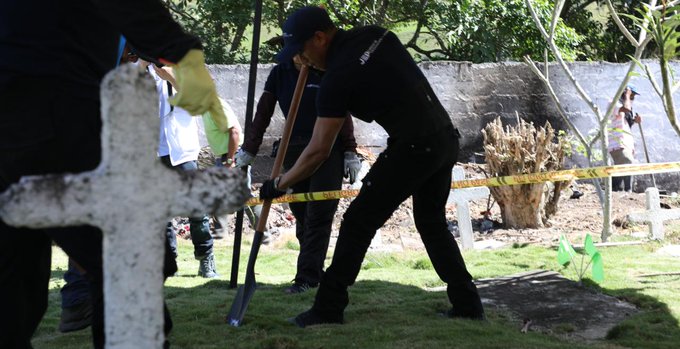 Se presume que en el cementerio de Dabeiba se encontrarían los restos de más de 50 personas presentadas ilegítimamente como bajas en combate (“falsos positivos”).