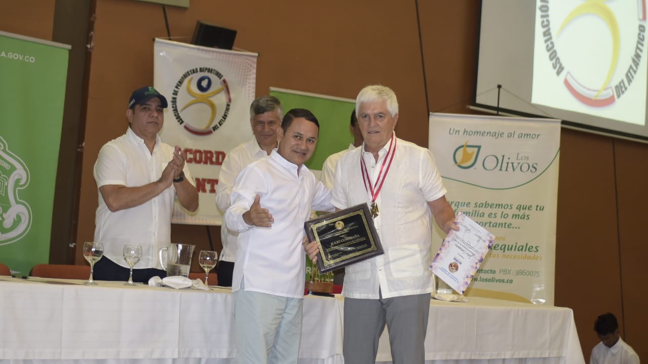 El periodista Fausto Pérez y Julio Comesaña.