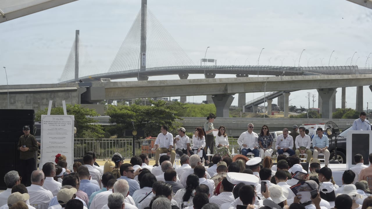 Presidente Iván Duque y asistentes al evento.